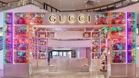 gucci vr china|Gucci Vault opens metaverse world in The Sandbox with games .